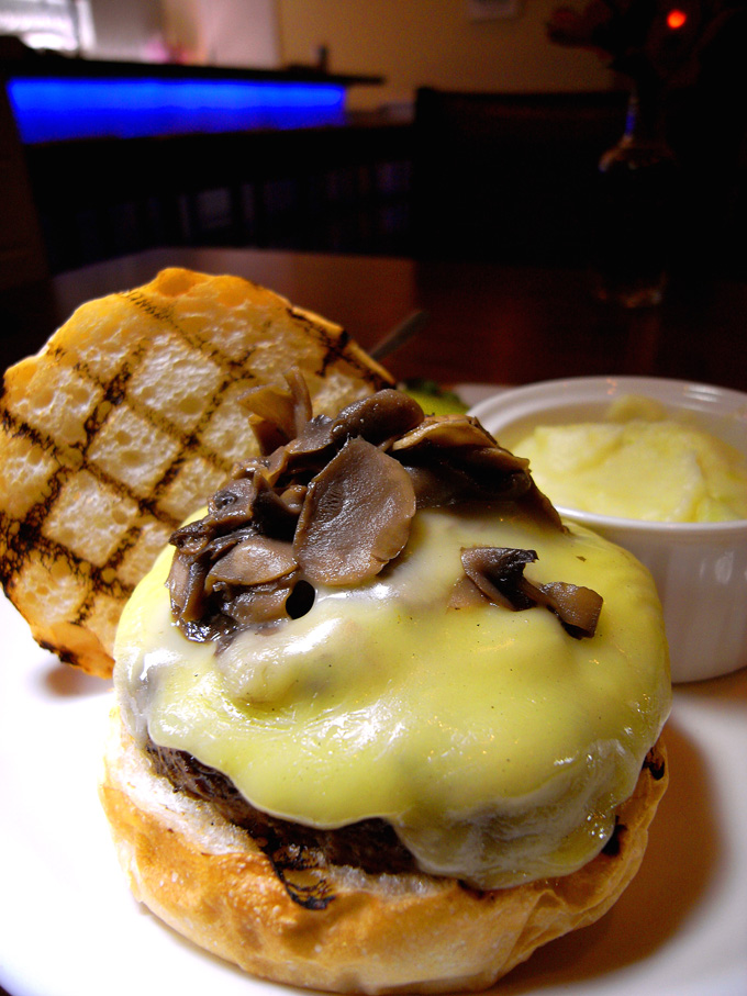 東京の粋、ニューヨークの粋 ～ MARTINIBURGER [東京・神楽坂